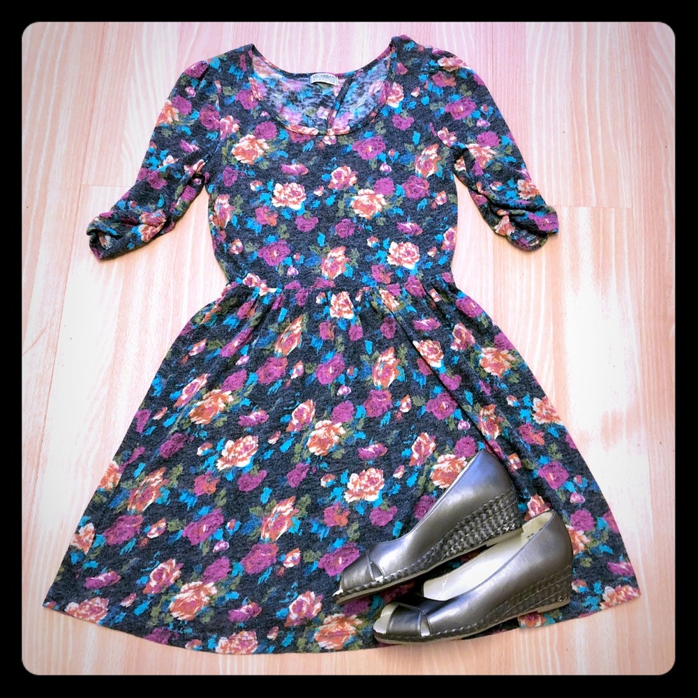 Flowery fit & flare dress